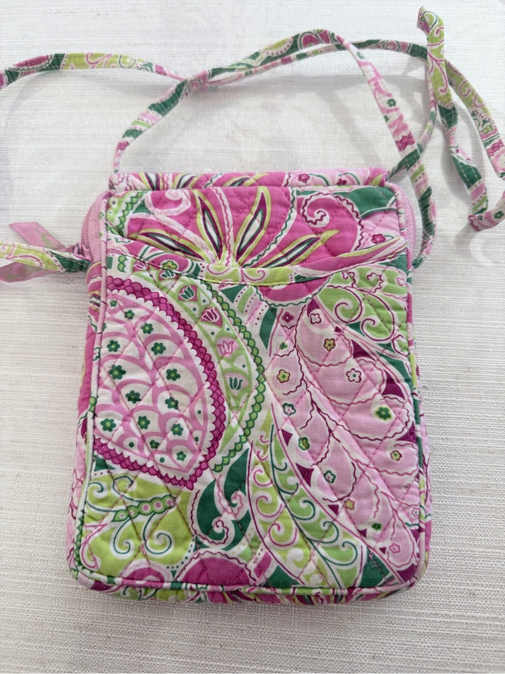 Vera Bradley Quilted Crossbody Bag in Pink & Green Paisley - Crossbody EUC - Picture 3 of 6